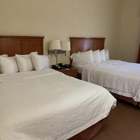 Hampton Inn Belle Vernon Экстерьер фото