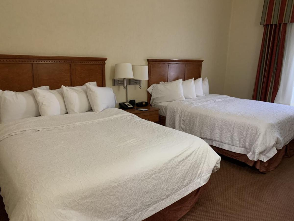 Hampton Inn Belle Vernon Экстерьер фото