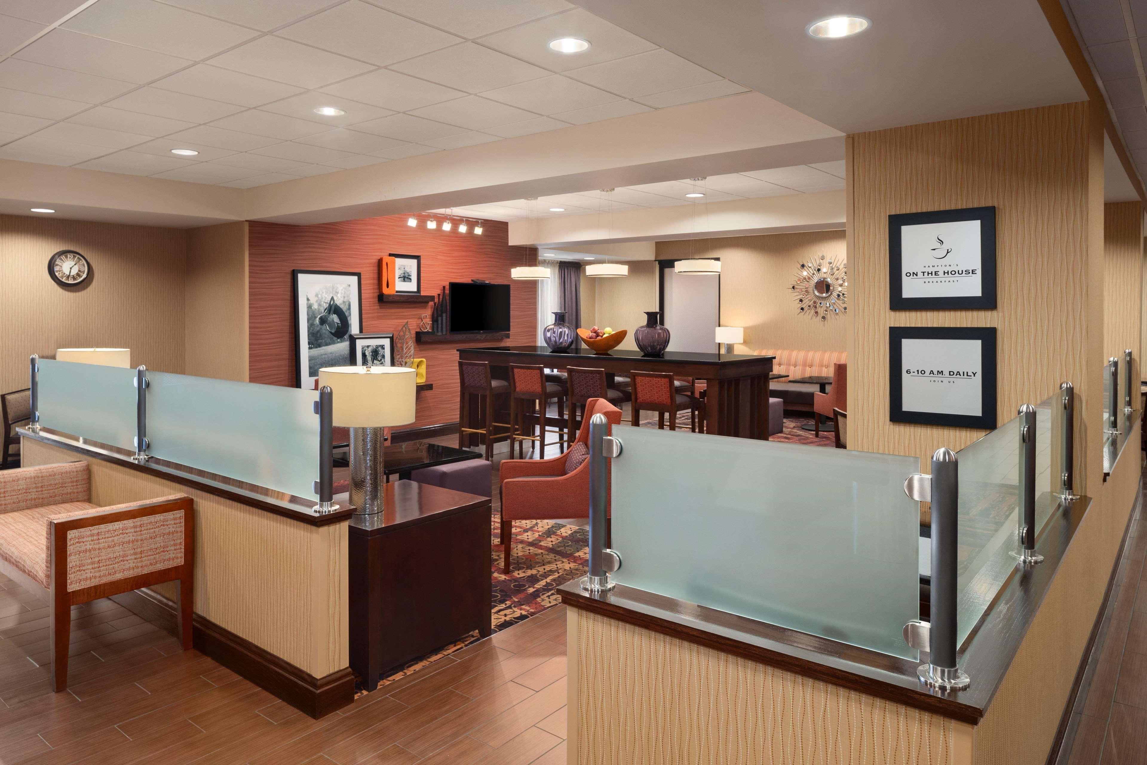 Hampton Inn Belle Vernon Экстерьер фото