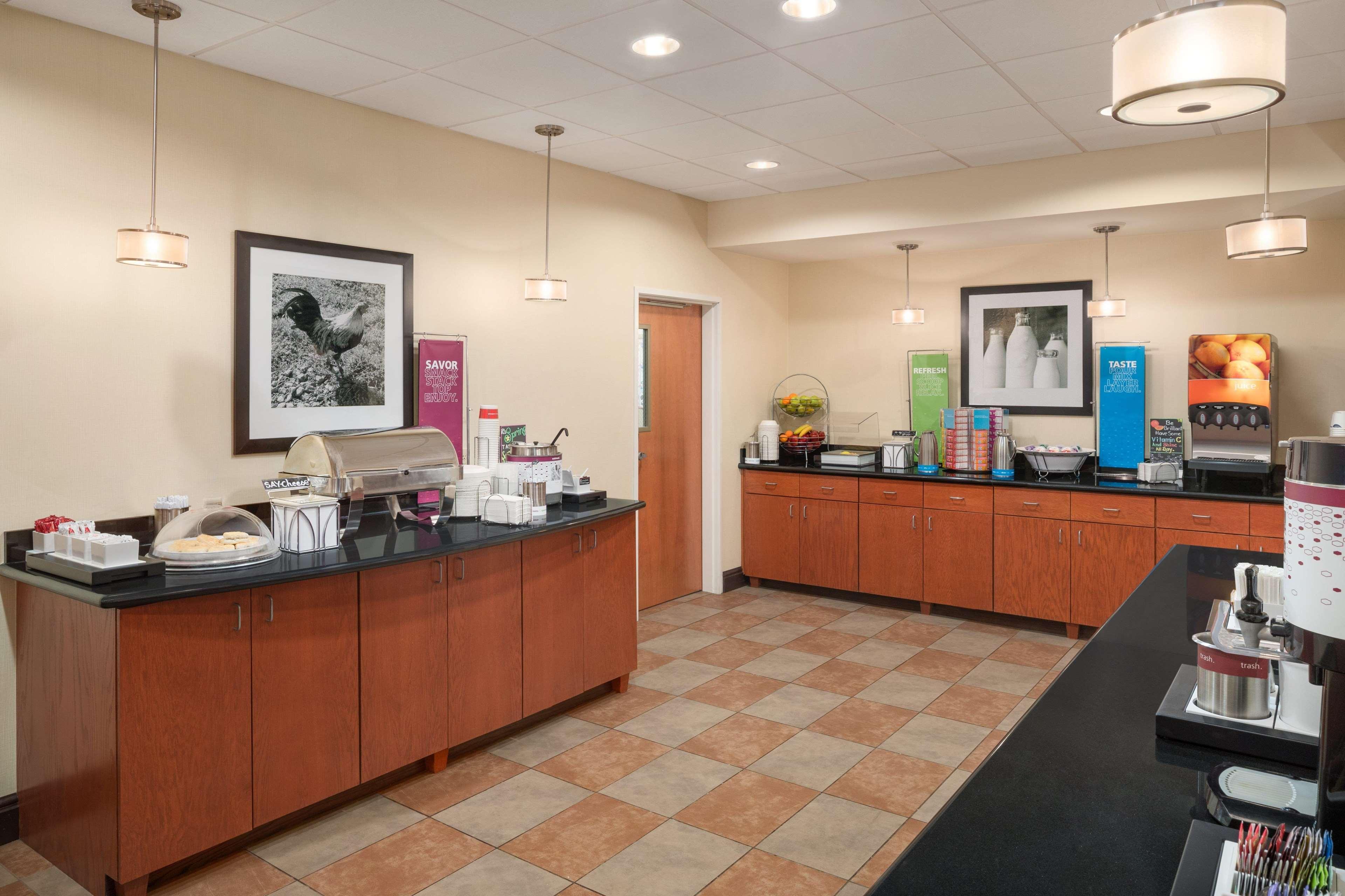 Hampton Inn Belle Vernon Экстерьер фото