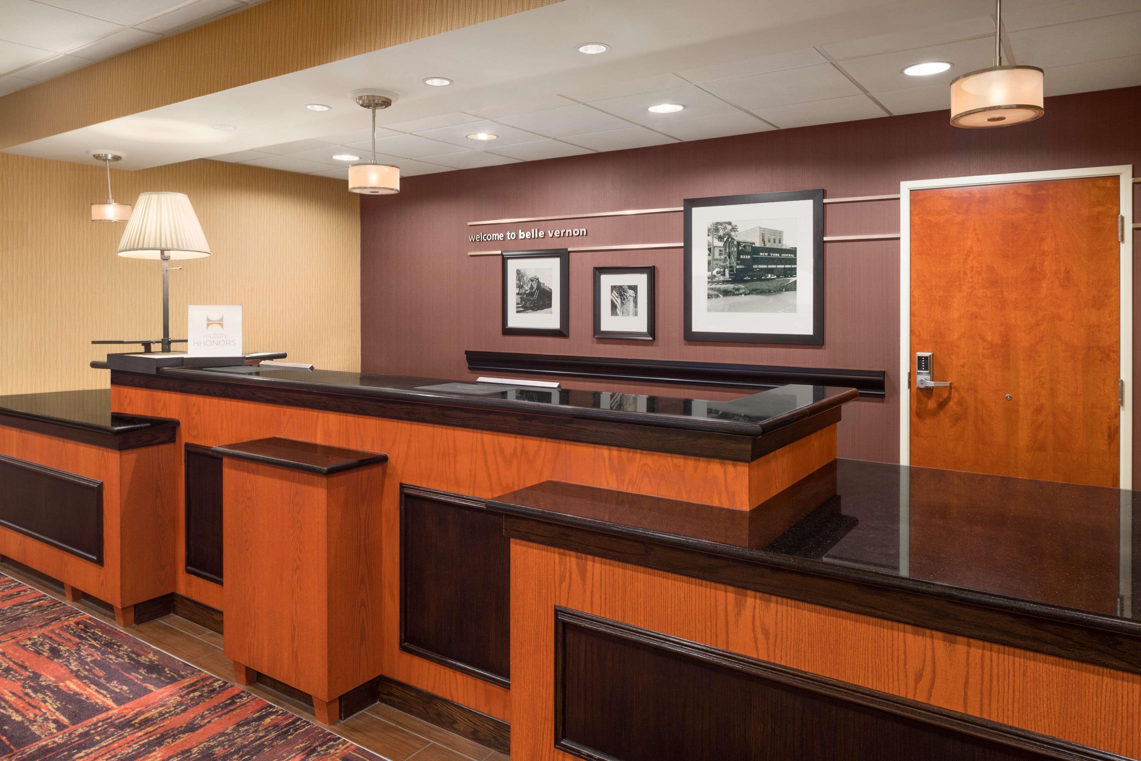 Hampton Inn Belle Vernon Экстерьер фото