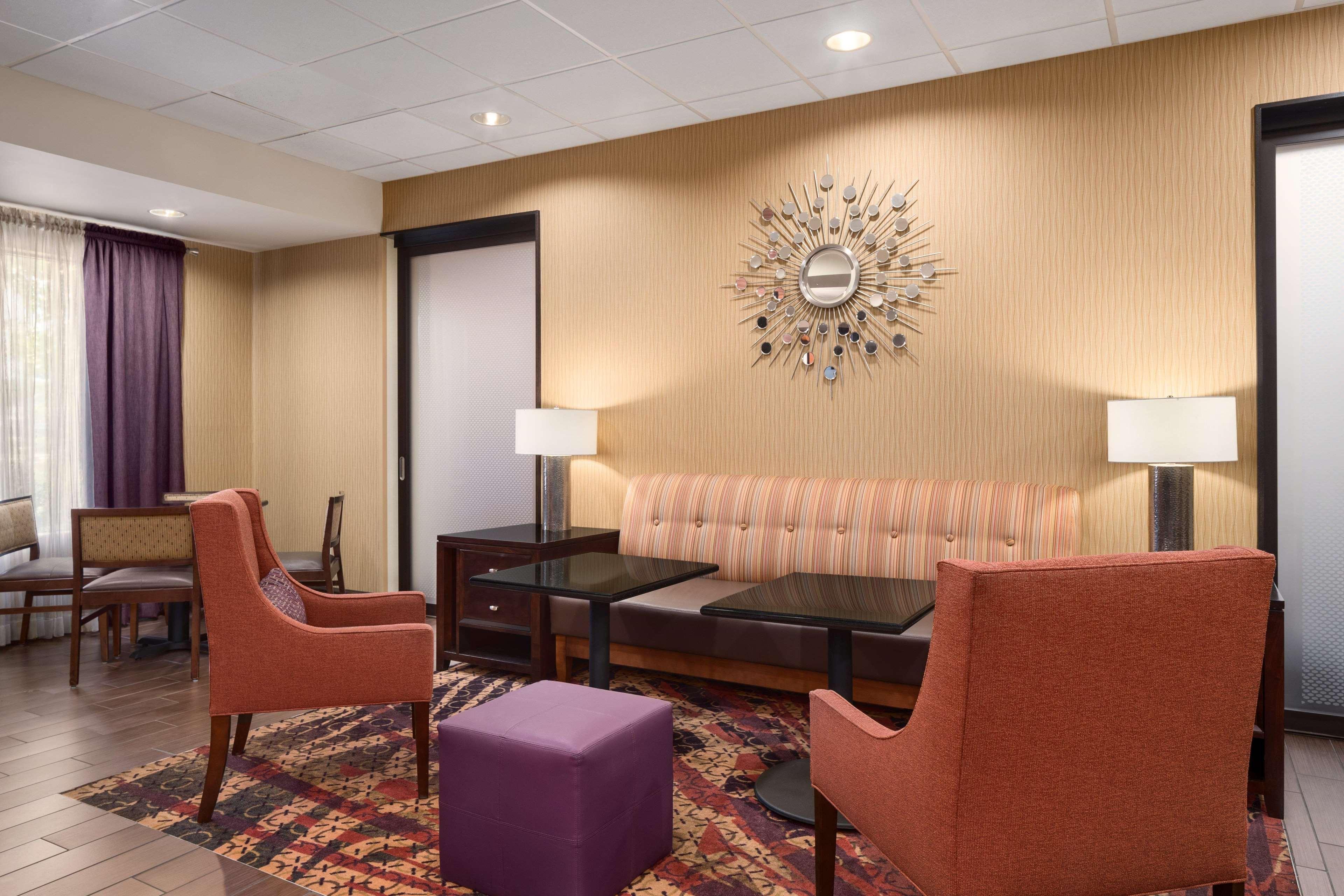 Hampton Inn Belle Vernon Экстерьер фото