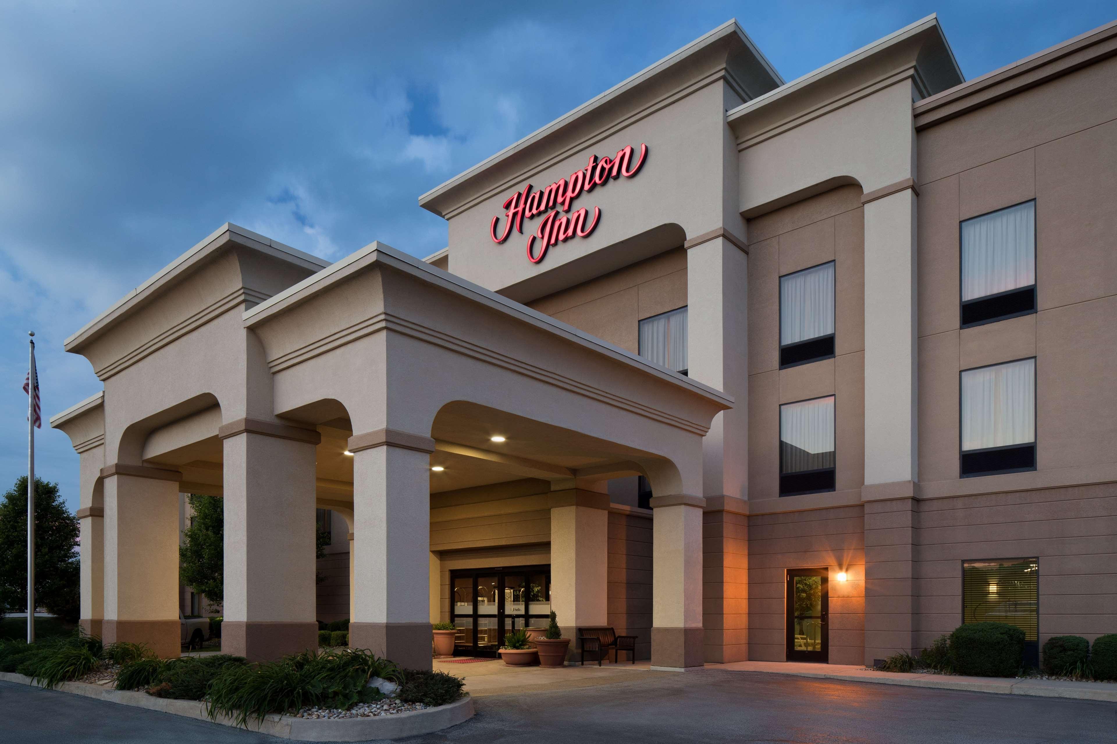 Hampton Inn Belle Vernon Экстерьер фото