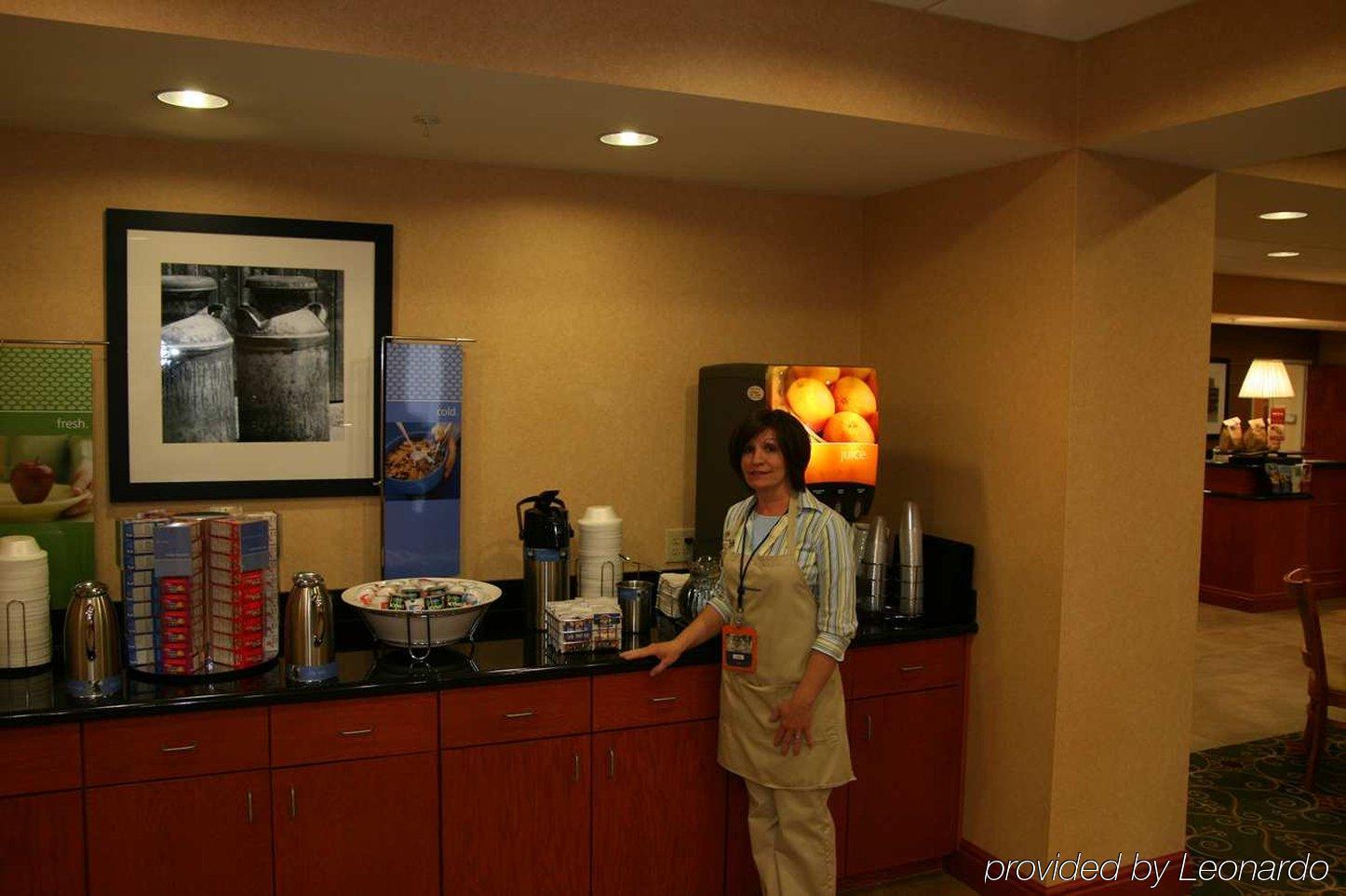 Hampton Inn Belle Vernon Ресторан фото