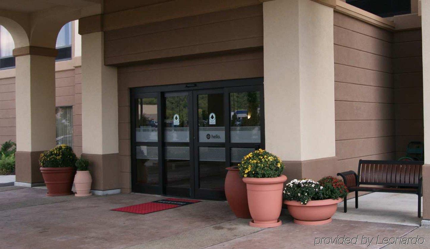 Hampton Inn Belle Vernon Экстерьер фото