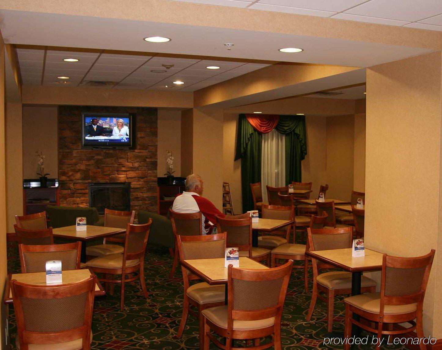 Hampton Inn Belle Vernon Экстерьер фото