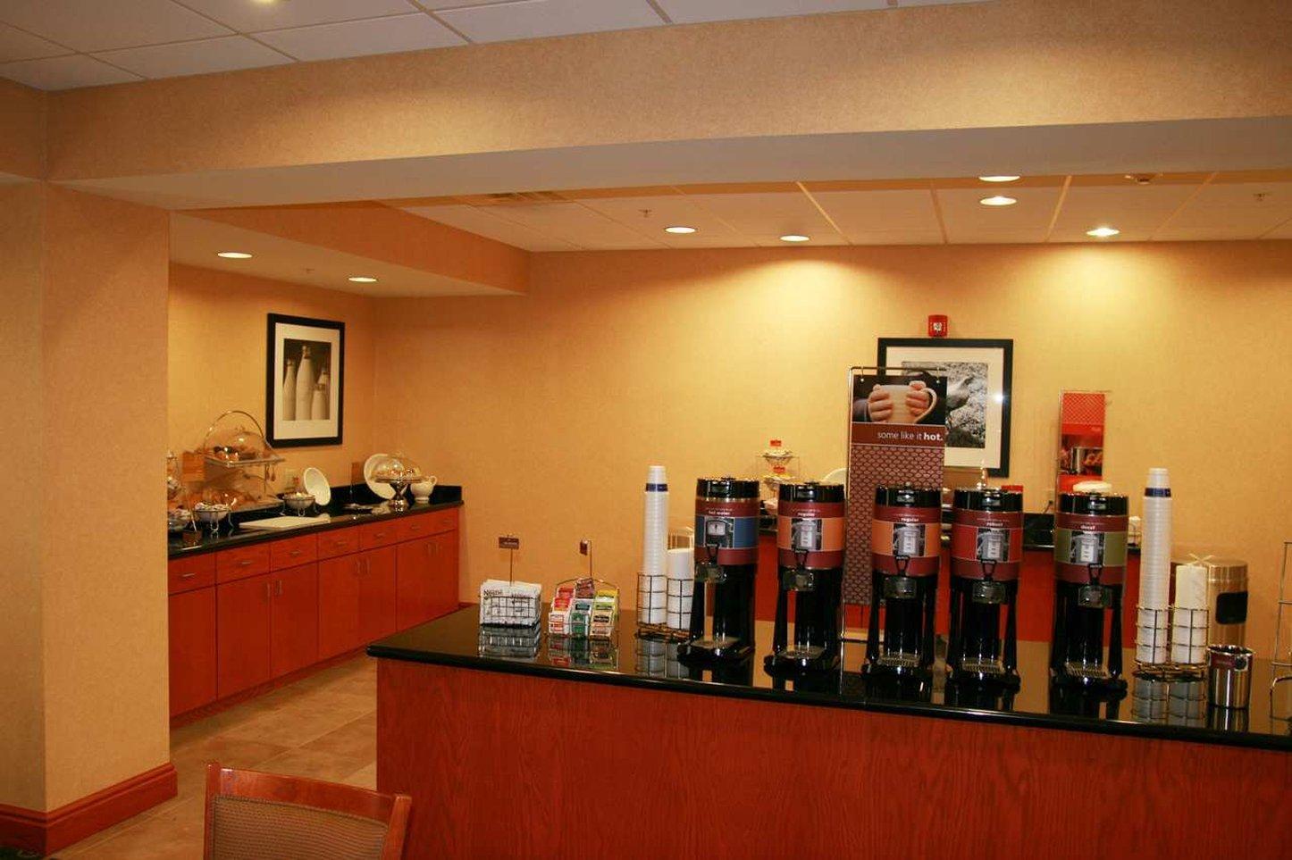 Hampton Inn Belle Vernon Экстерьер фото