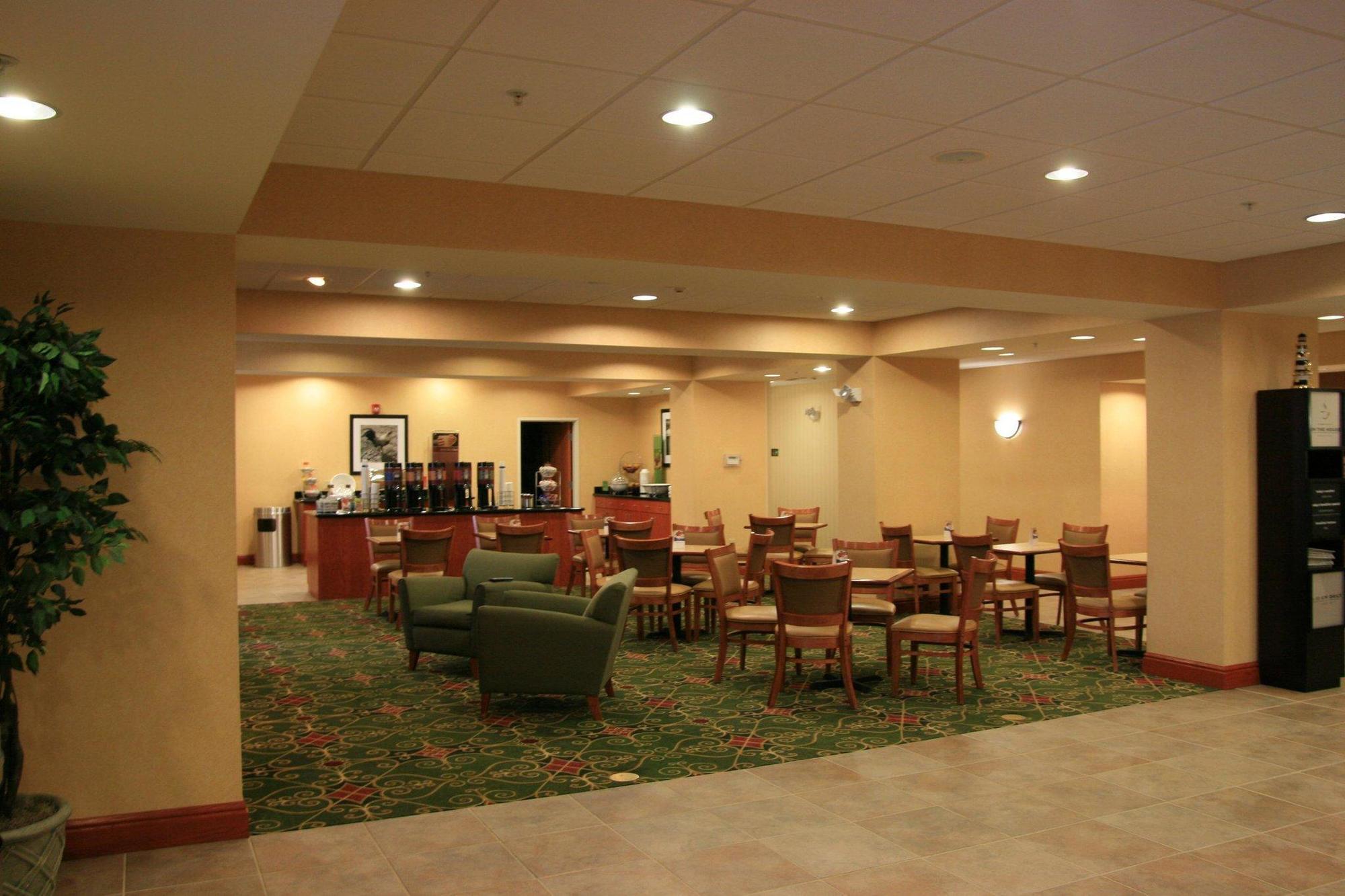 Hampton Inn Belle Vernon Экстерьер фото