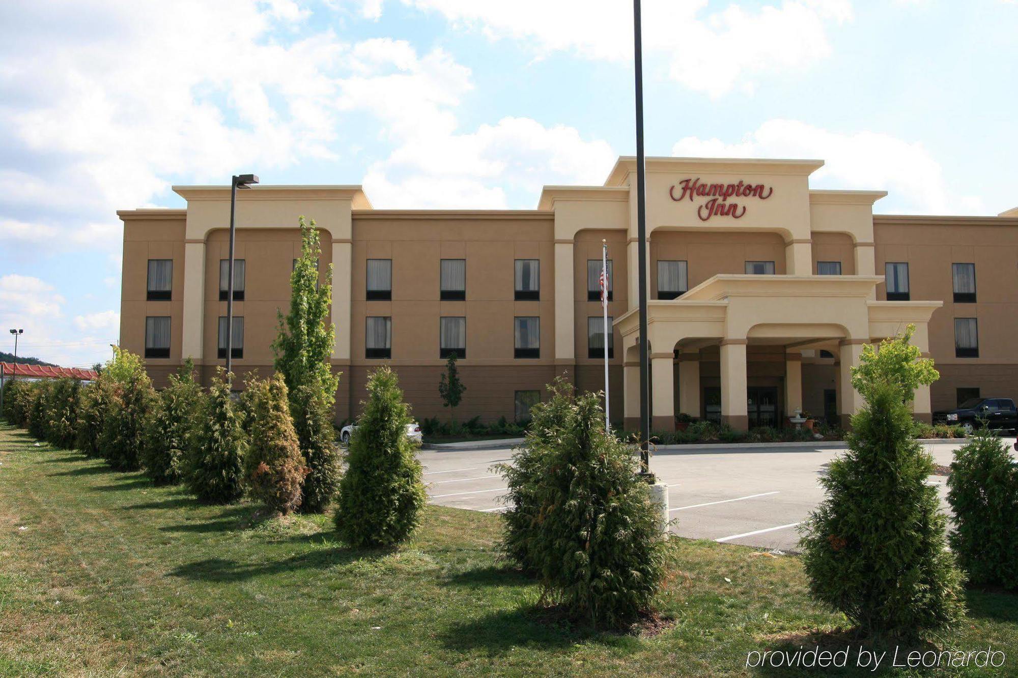 Hampton Inn Belle Vernon Экстерьер фото