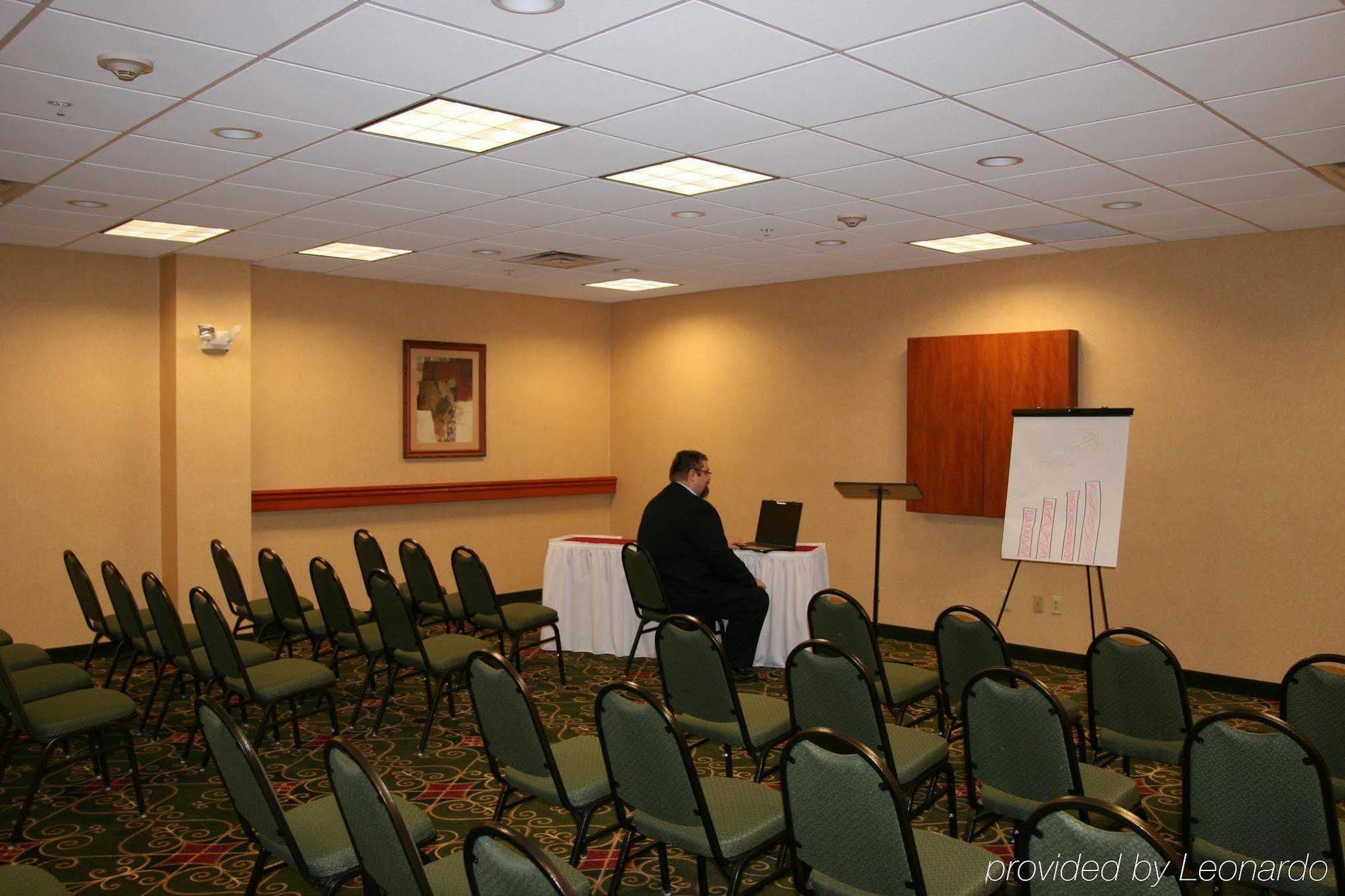 Hampton Inn Belle Vernon Удобства фото