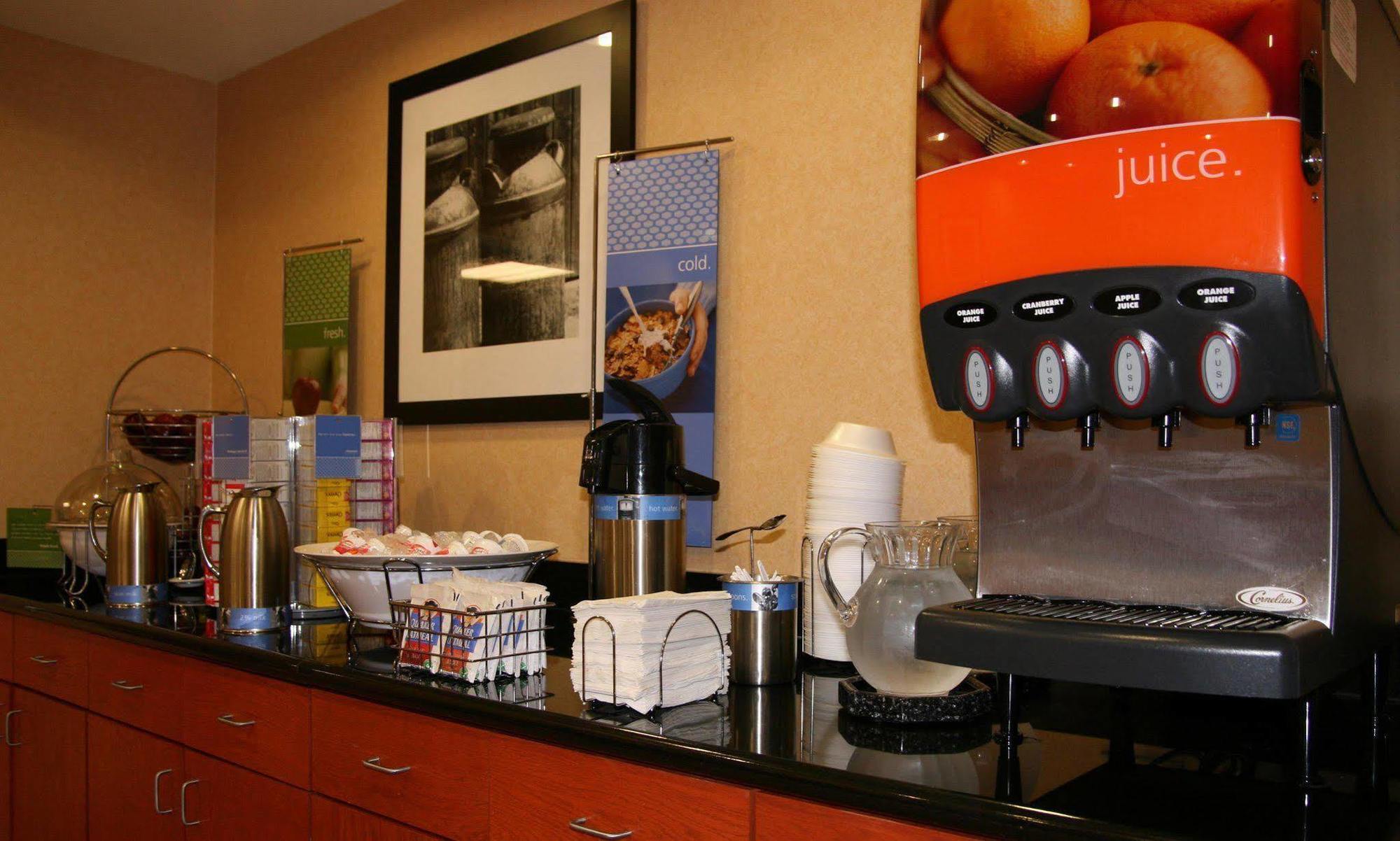 Hampton Inn Belle Vernon Экстерьер фото